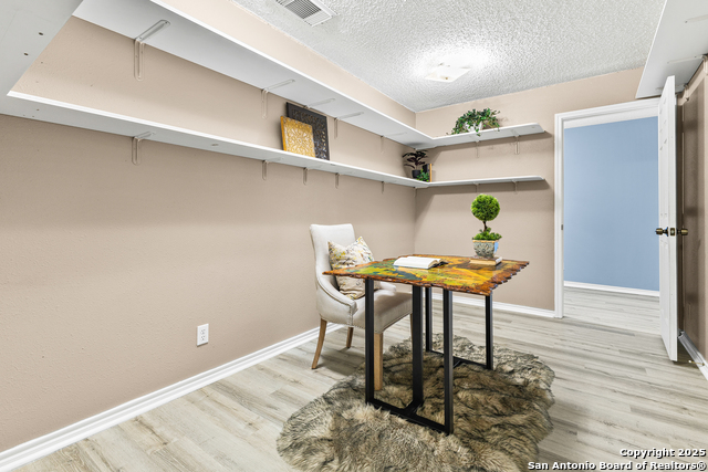Listing photo id 19 for 9206 Dancove Drive