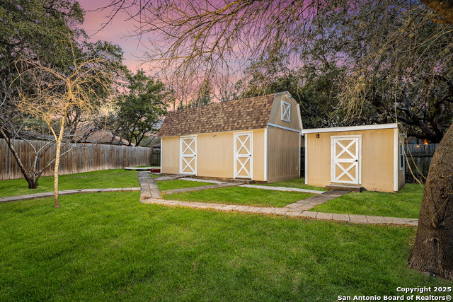 Listing photo id 31 for 9206 Dancove Drive
