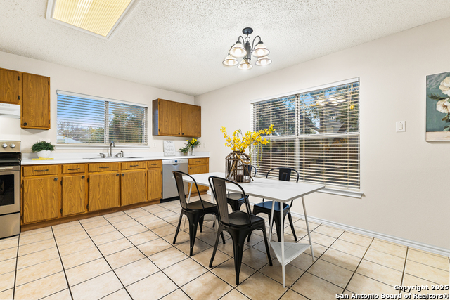 Listing photo id 6 for 9206 Dancove Drive