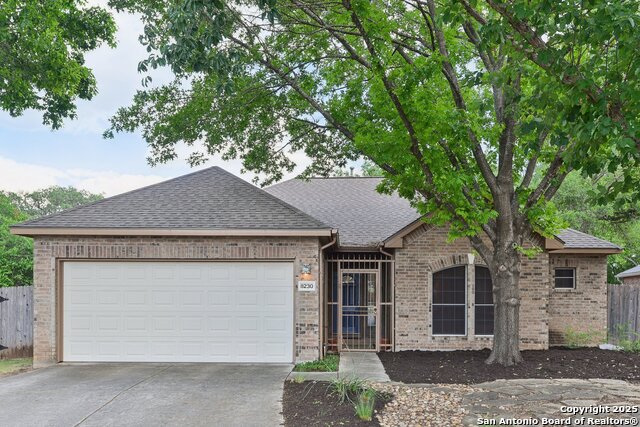 Details for 8230 Heritage Park Dr, San Antonio, TX 78240