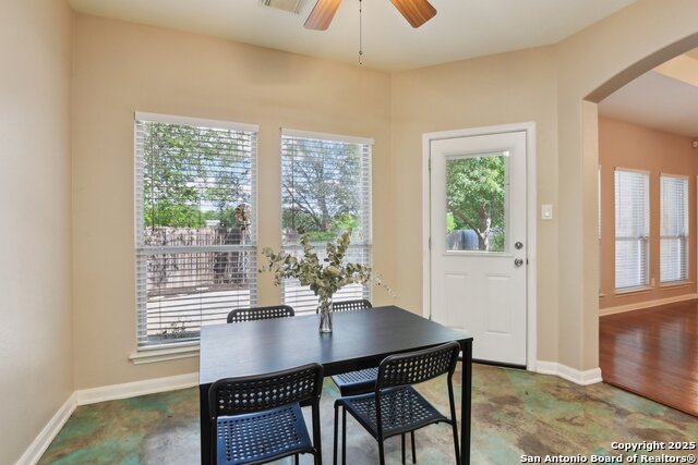 Image 12 of 33 For 8230 Heritage Park Dr