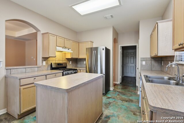 Image 14 of 33 For 8230 Heritage Park Dr