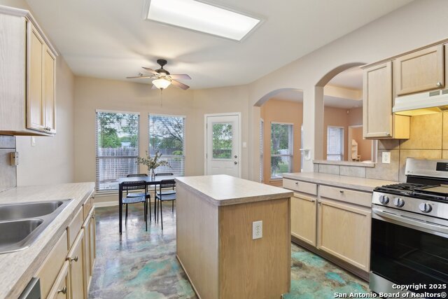 Image 17 of 33 For 8230 Heritage Park Dr
