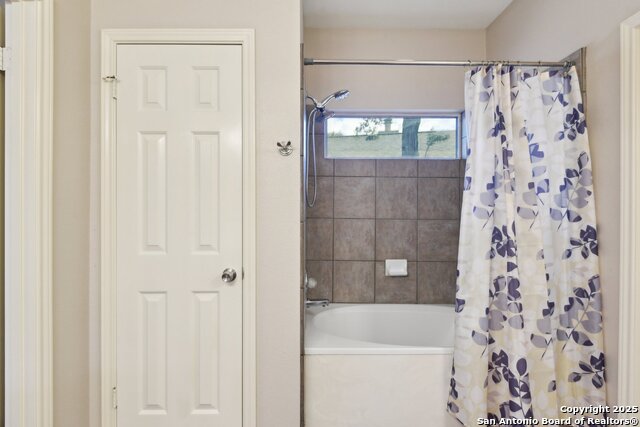 Image 22 of 33 For 8230 Heritage Park Dr