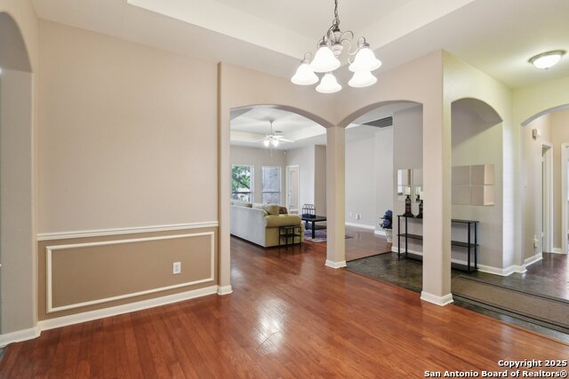 Image 6 of 33 For 8230 Heritage Park Dr