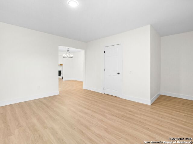 Image 20 of 35 For 9302 Valley Dale