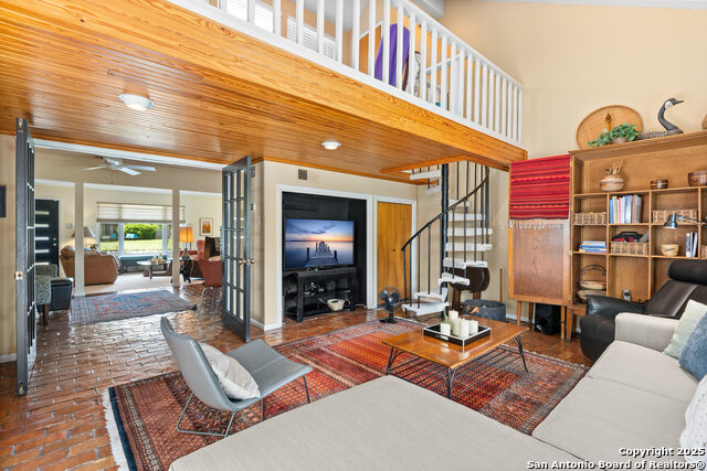 Image 14 of 33 For 635 Brightwood Pl