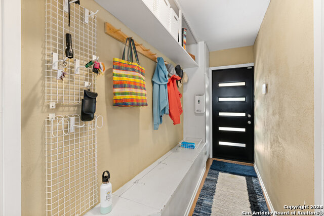 Image 17 of 33 For 635 Brightwood Pl