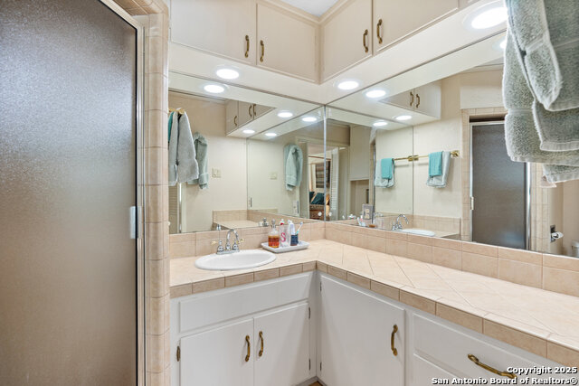 Image 20 of 33 For 635 Brightwood Pl