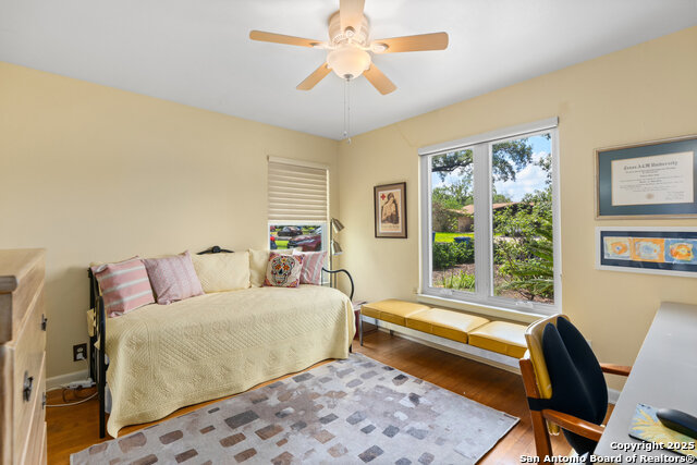 Image 21 of 33 For 635 Brightwood Pl