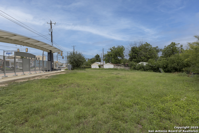 Image 5 of 15 For 1402 Huisache W