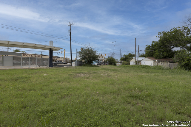 Image 6 of 15 For 1402 Huisache W