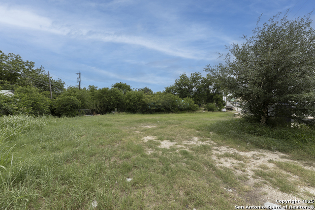 Image 9 of 15 For 1402 Huisache W