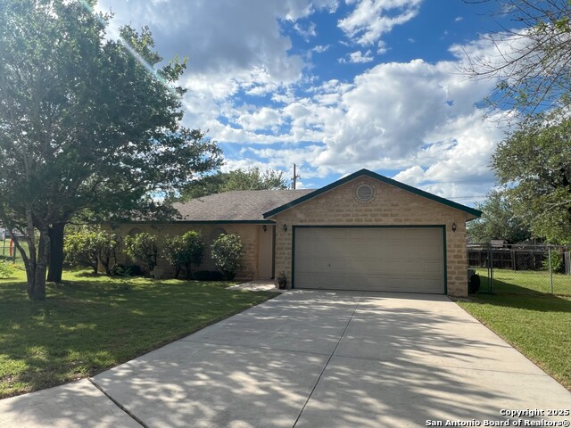 Details for 310 Bain  , Devine, TX 78016