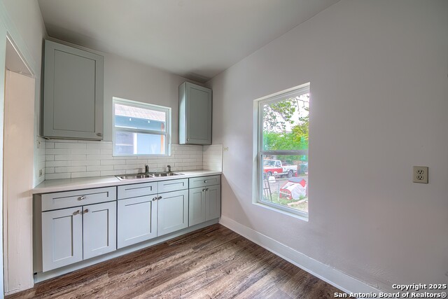 Image 12 of 28 For 139 Pendleton Ave