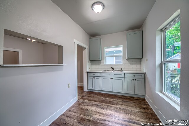 Image 13 of 28 For 139 Pendleton Ave