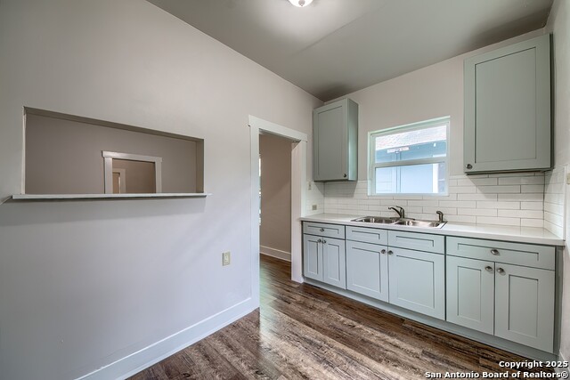 Image 14 of 28 For 139 Pendleton Ave
