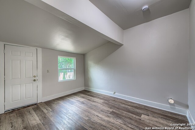 Image 16 of 28 For 139 Pendleton Ave