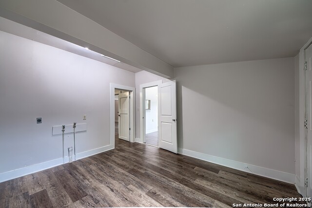 Image 17 of 28 For 139 Pendleton Ave