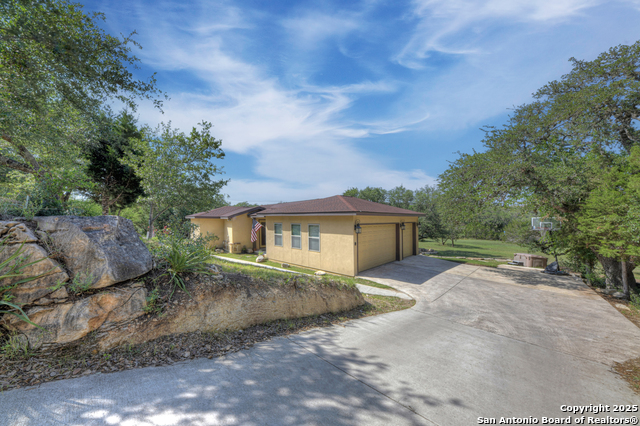 Image 2 of 43 For 211 Comal Run