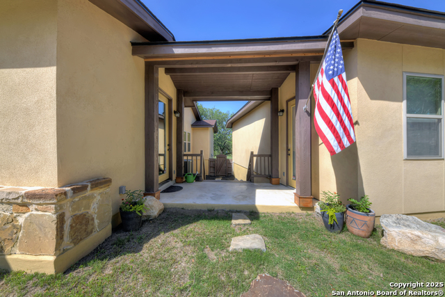 Image 3 of 43 For 211 Comal Run