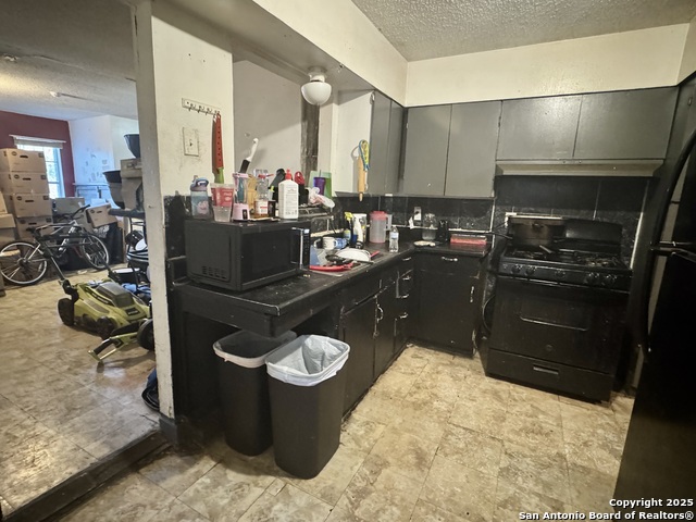 Image 2 of 12 For 941 Potomac  