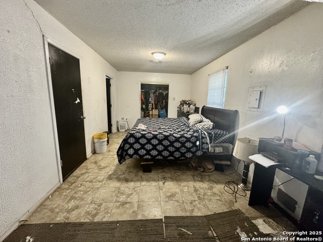 Image 4 of 12 For 941 Potomac  