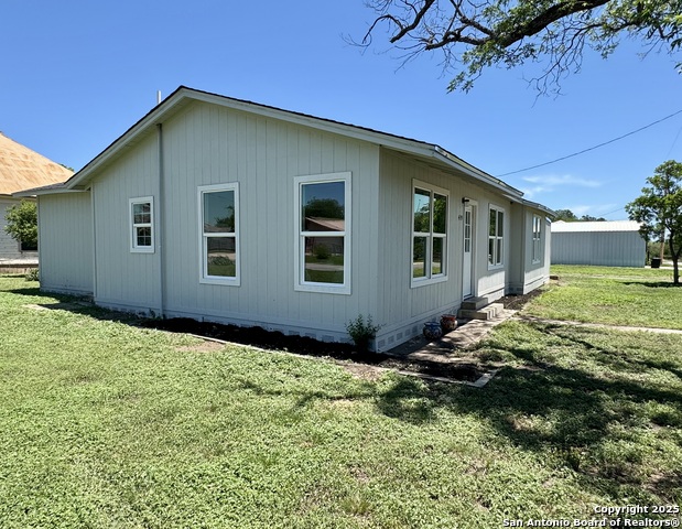Image 2 of 36 For 419 Culberson W