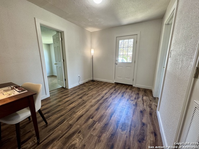 Image 23 of 36 For 419 Culberson W