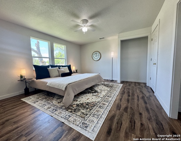 Image 26 of 36 For 419 Culberson W
