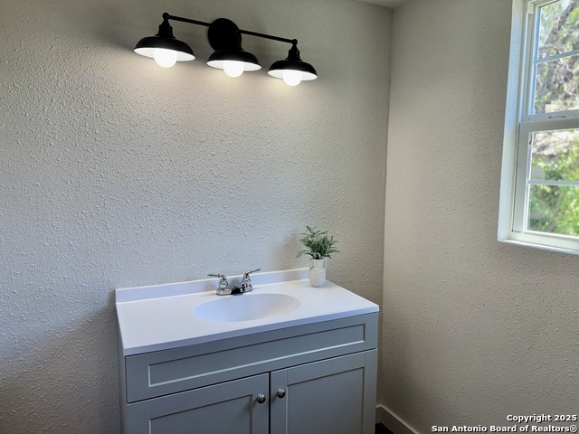 Image 29 of 36 For 419 Culberson W