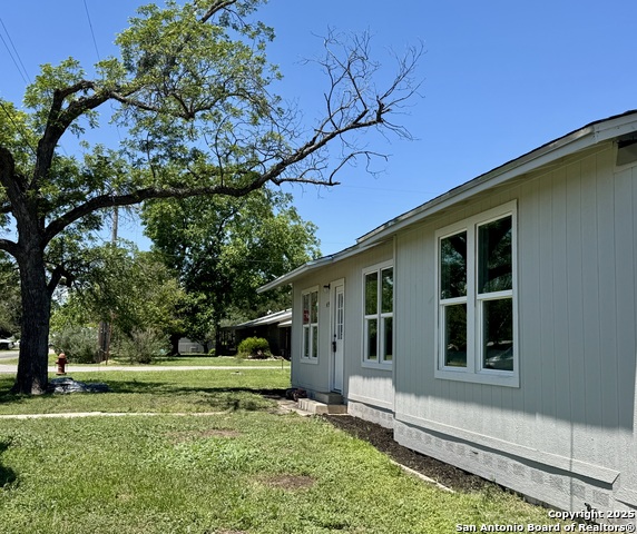 Image 3 of 36 For 419 Culberson W