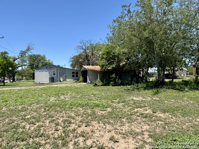 Image 32 of 36 For 419 Culberson W