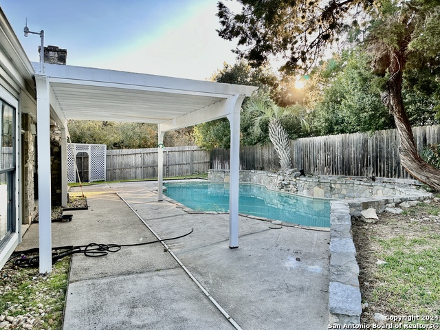 Image 12 of 33 For 15931 Mission Ridge