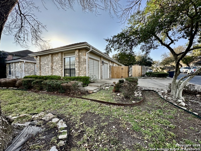Image 6 of 33 For 15931 Mission Ridge