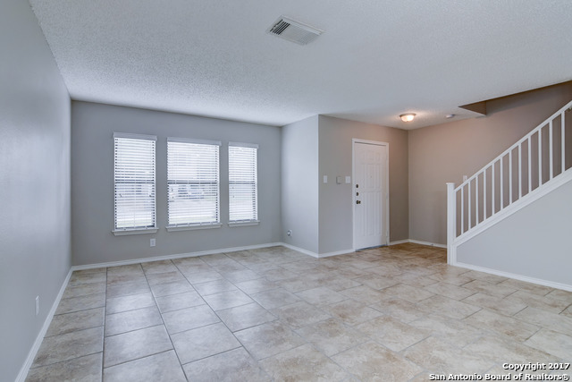 Image 2 of 22 For 8235 Cantura Mls