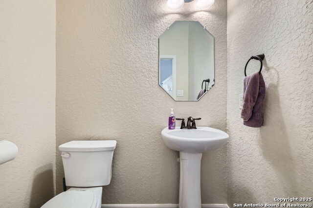 Listing photo id 9 for 2086 Castleberry Ridge