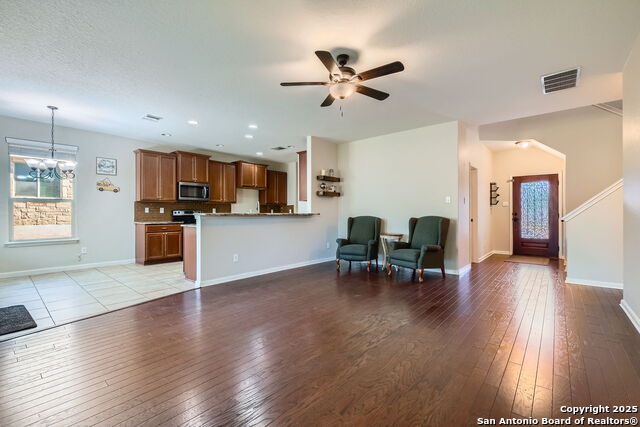 Listing photo id 4 for 2086 Castleberry Ridge
