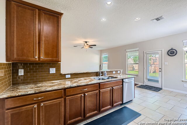 Listing photo id 6 for 2086 Castleberry Ridge