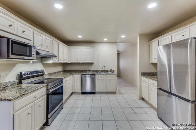 Image 5 of 16 For 3202 Eisenhauer Rd  801