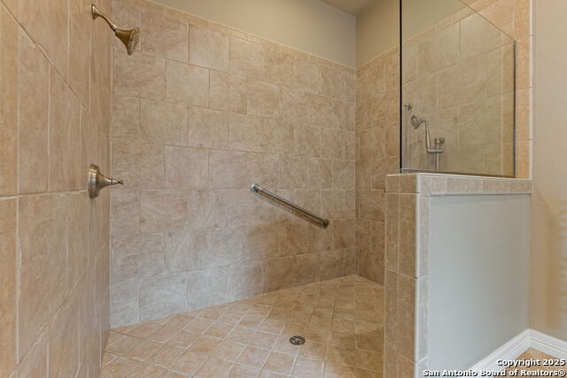 Image 21 of 30 For 23 Fonthill Way