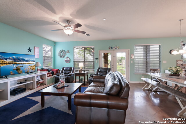 Listing photo id 9 for 315 Klein E