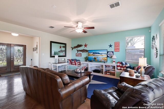 Listing photo id 12 for 315 Klein E