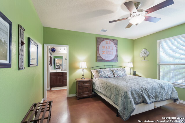 Listing photo id 16 for 315 Klein E