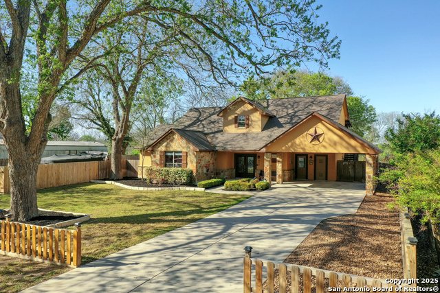 Listing photo id 26 for 315 Klein E