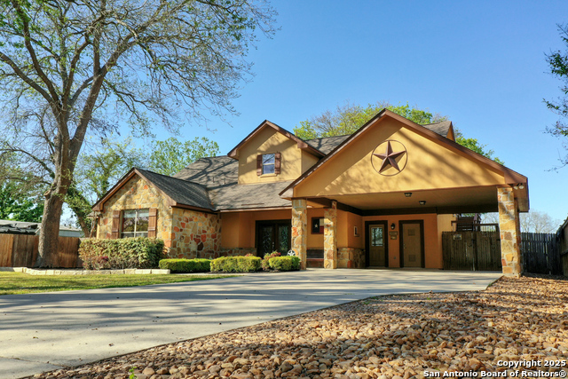 Listing photo id 27 for 315 Klein E