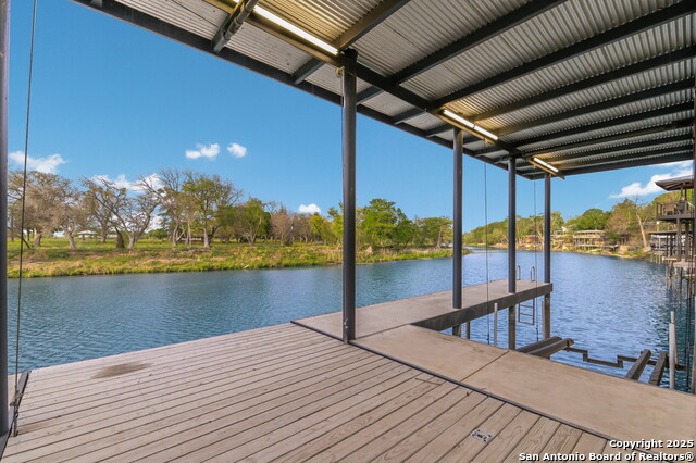 Listing photo id 33 for 315 Klein E