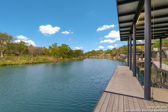 Listing photo id 35 for 315 Klein E