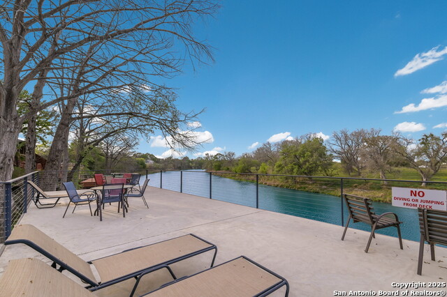 Listing photo id 36 for 315 Klein E