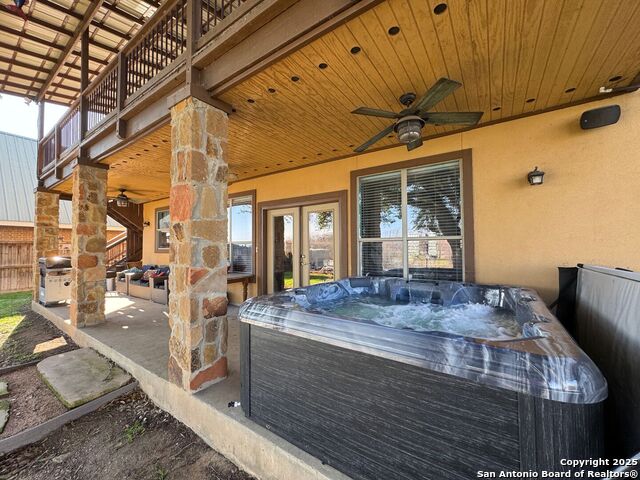 Listing photo id 44 for 315 Klein E